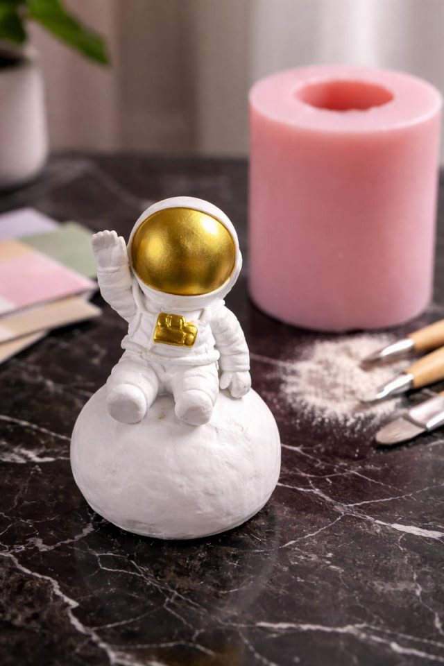 Oturan Astronot Silikon Kalıp - Taş Tozu Kalıbı - Boyama Kalıbı U5432